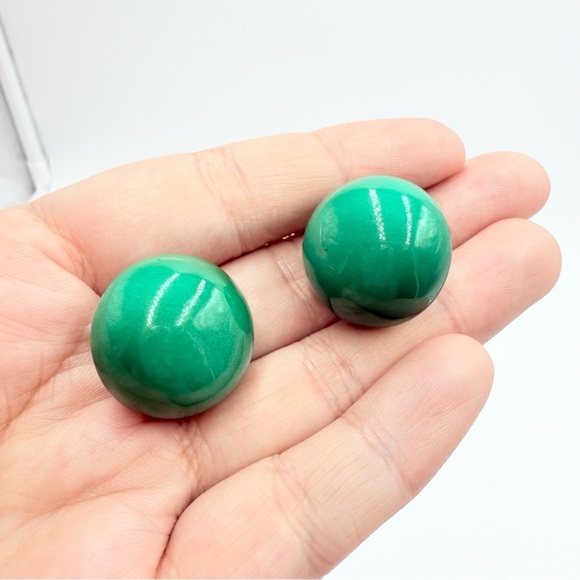 Vintage 80s Green Enamel Stud Clip on Earrings - Picture 1 of 5